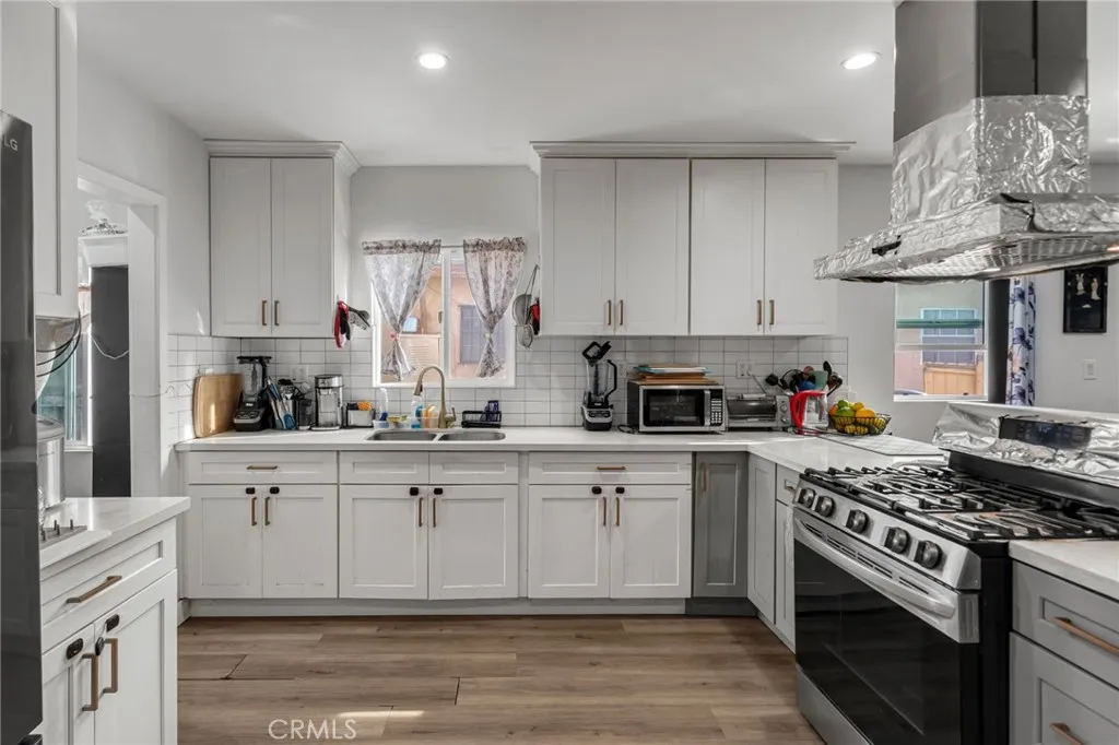 Additional image 16 of 827 E 97th St, Los Angeles, CA 90002