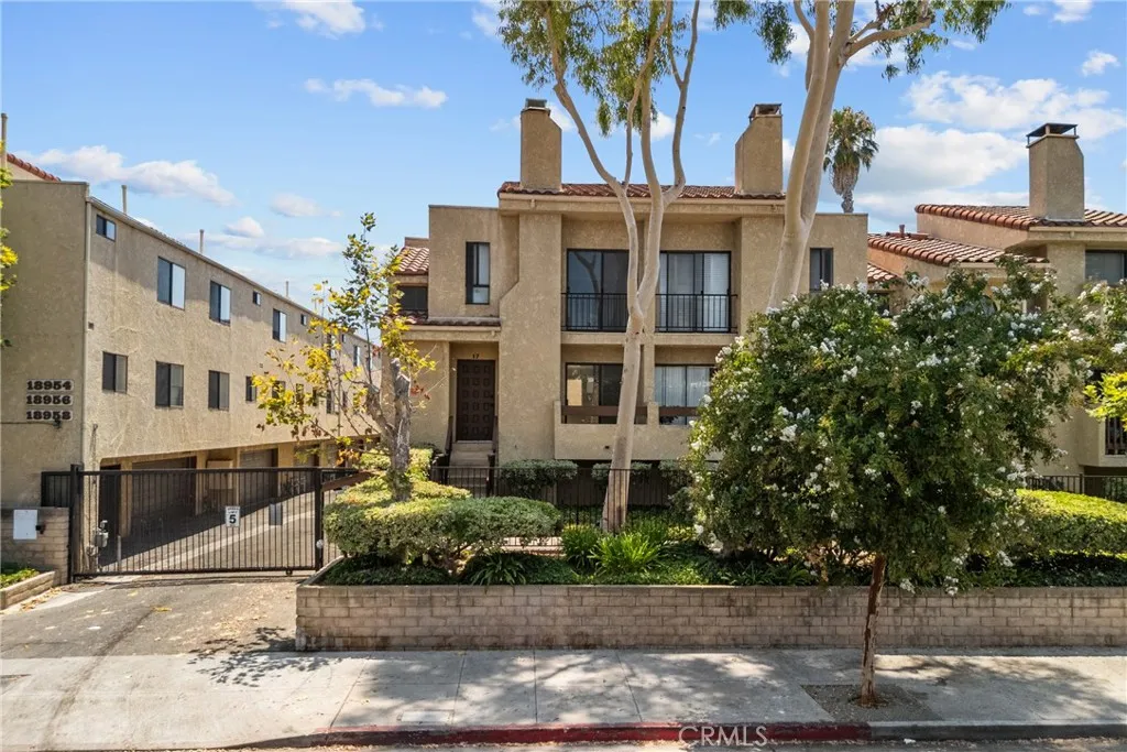 Additional image 3 of 18958 Sherman Way Unit 17, Reseda, CA 91335