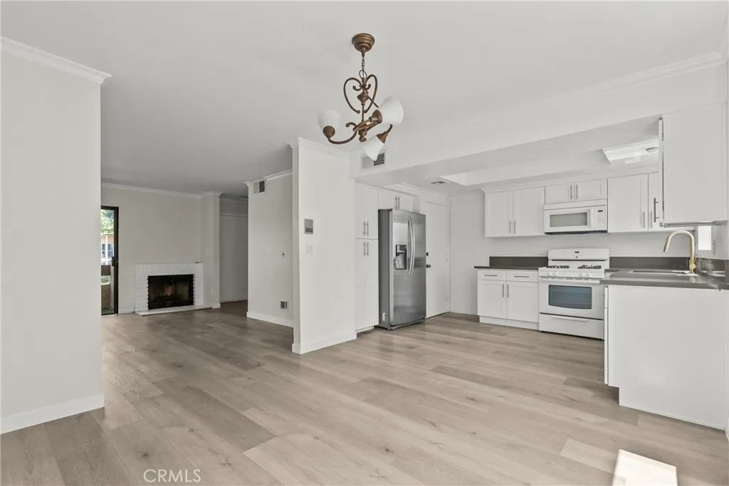 Additional image 19 of 18958 Sherman Way Unit 17, Reseda, CA 91335