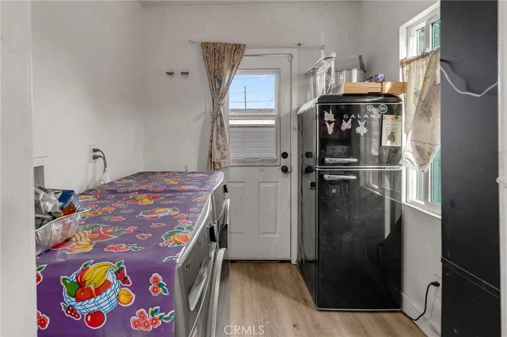 Additional image 20 of 827 E 97th St, Los Angeles, CA 90002