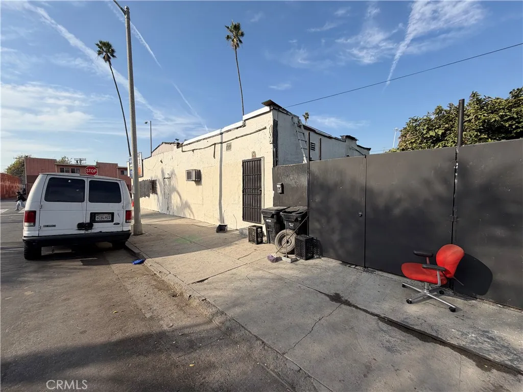 Additional image 6 of 8230 S Main St, Los Angeles, CA 90003