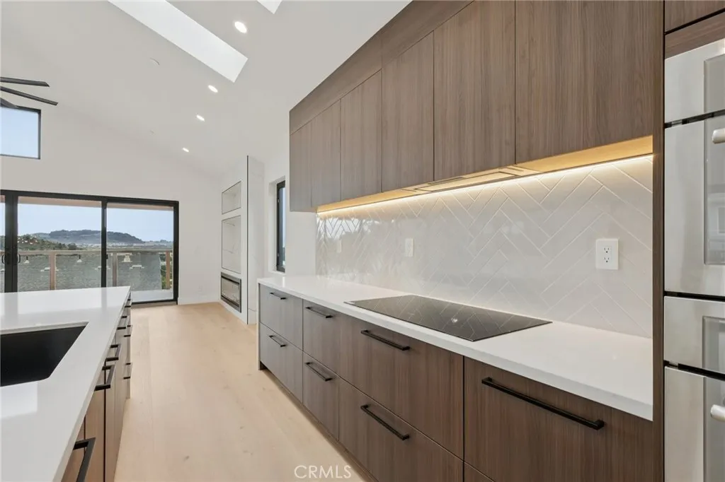 Additional image 92 of 526 Klamath Street, Brisbane, CA 94005