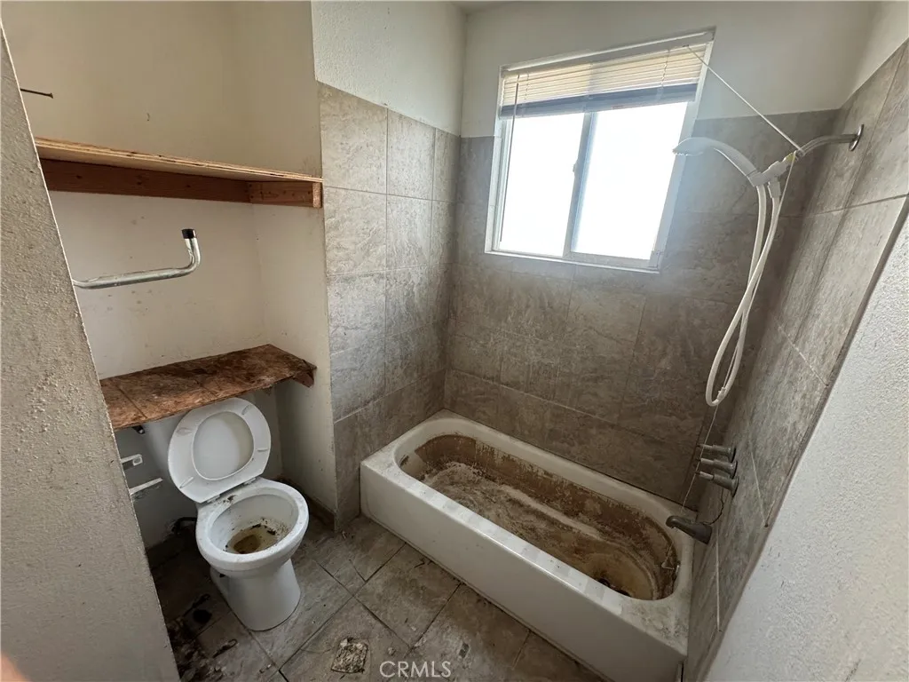 Additional image 90 of 6853 Willis Avenue, Van Nuys, CA 91405