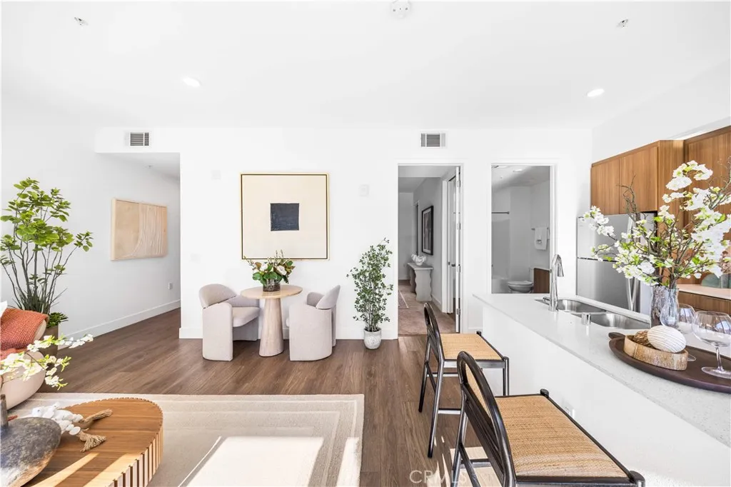 Additional image 9 of 709 E Walnut Street Unit 315, Pasadena, CA 91101