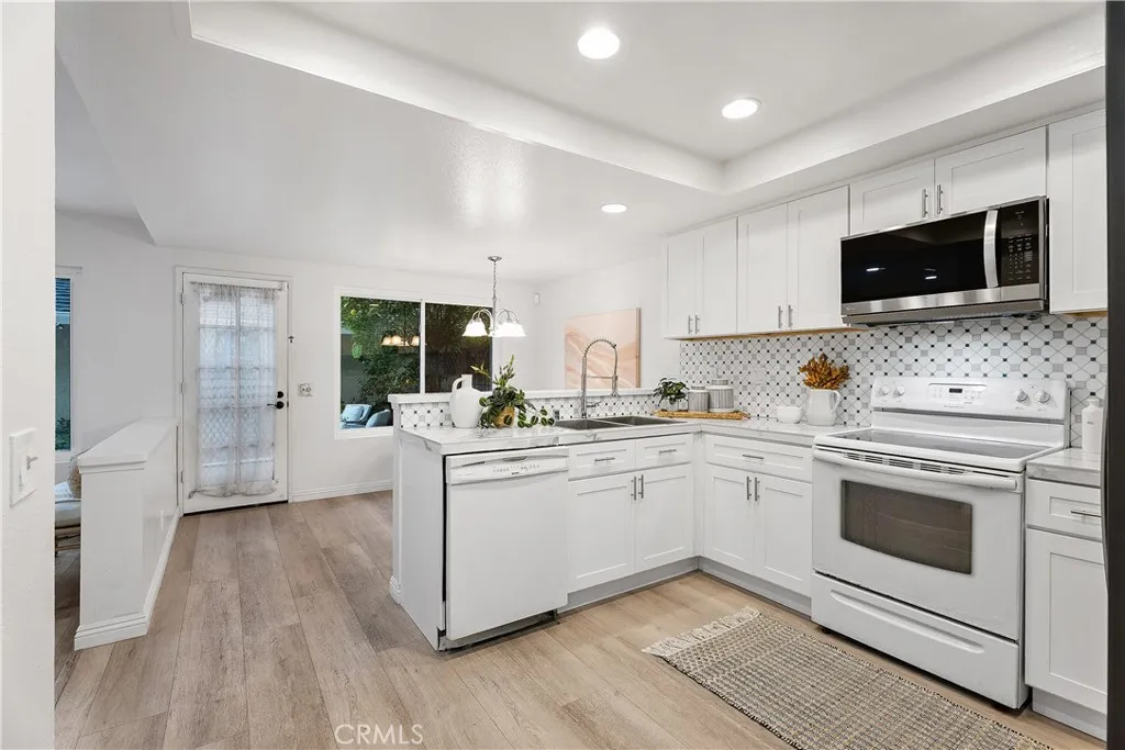 Additional image 9 of 16 E Yale Loop #28, Irvine, CA 92604