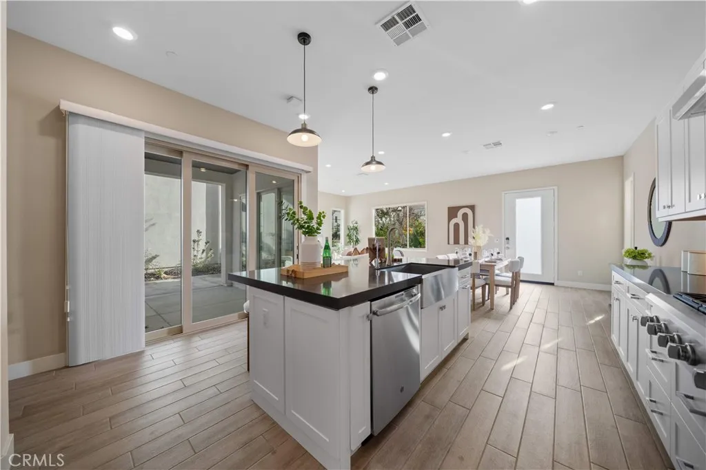 Additional image 92 of 157 Scale, Irvine, CA 92618