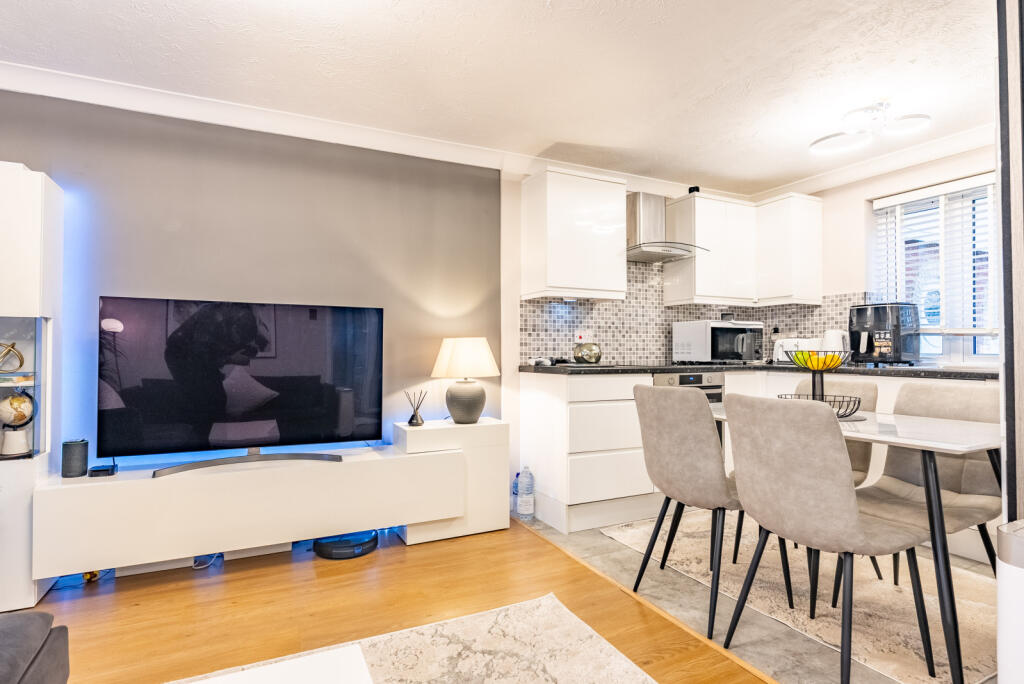 Additional image 9 of Walsingham Close, Hatfield, Hertfordshire, AL10