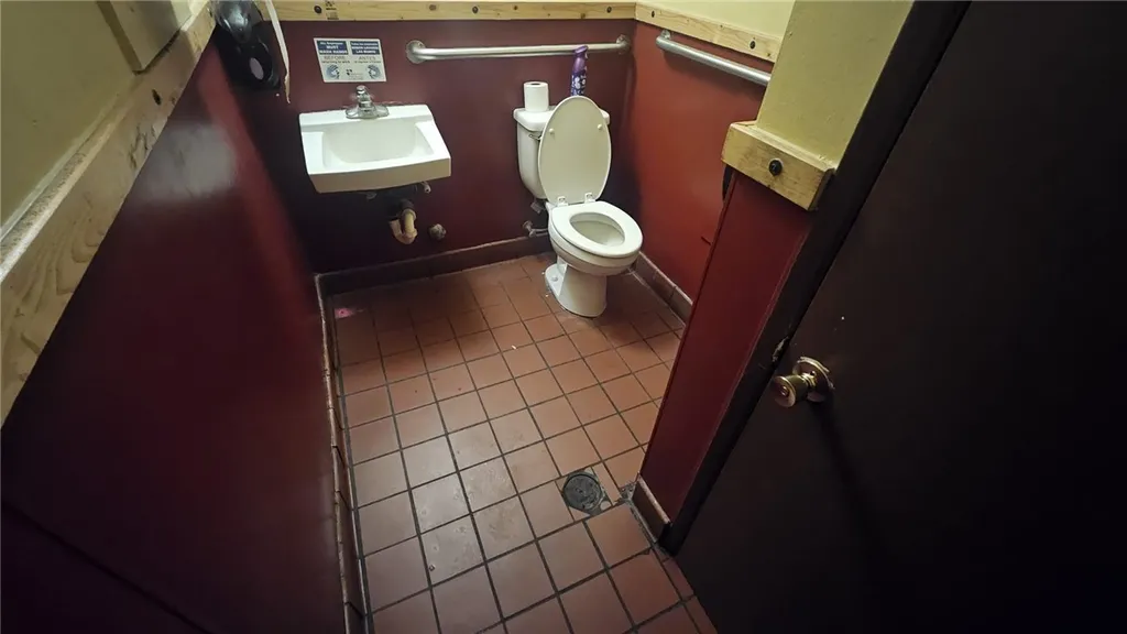 Additional image 18 of 6106 Lake Isabella Boulevard, Lake Isabella, CA 93240