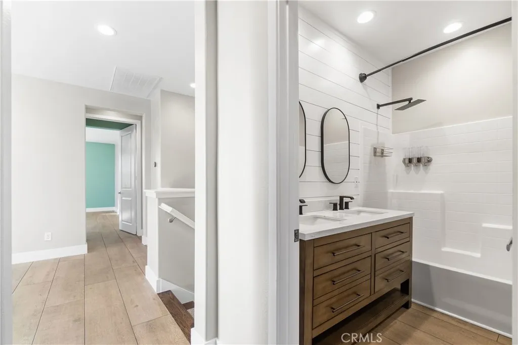 Additional image 58 of 28661 Jardineras Dr, Valencia, CA 91354