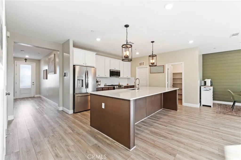 Additional image 38 of 3731 N Summers Court, Visalia, CA 93291