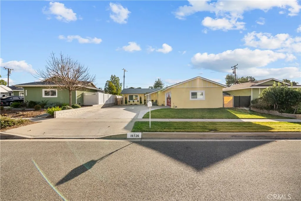 Additional image 37 of 19726 Steinway St, Canyon Country, CA 91351