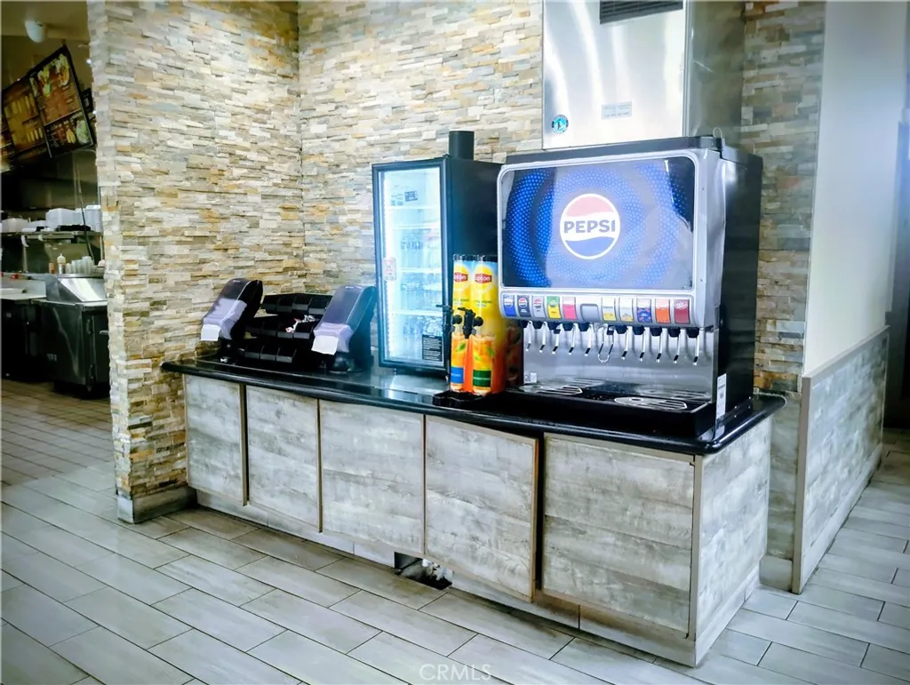 Additional image 6 of 806 S Indian Hill Blvd, Claremont, CA 91711