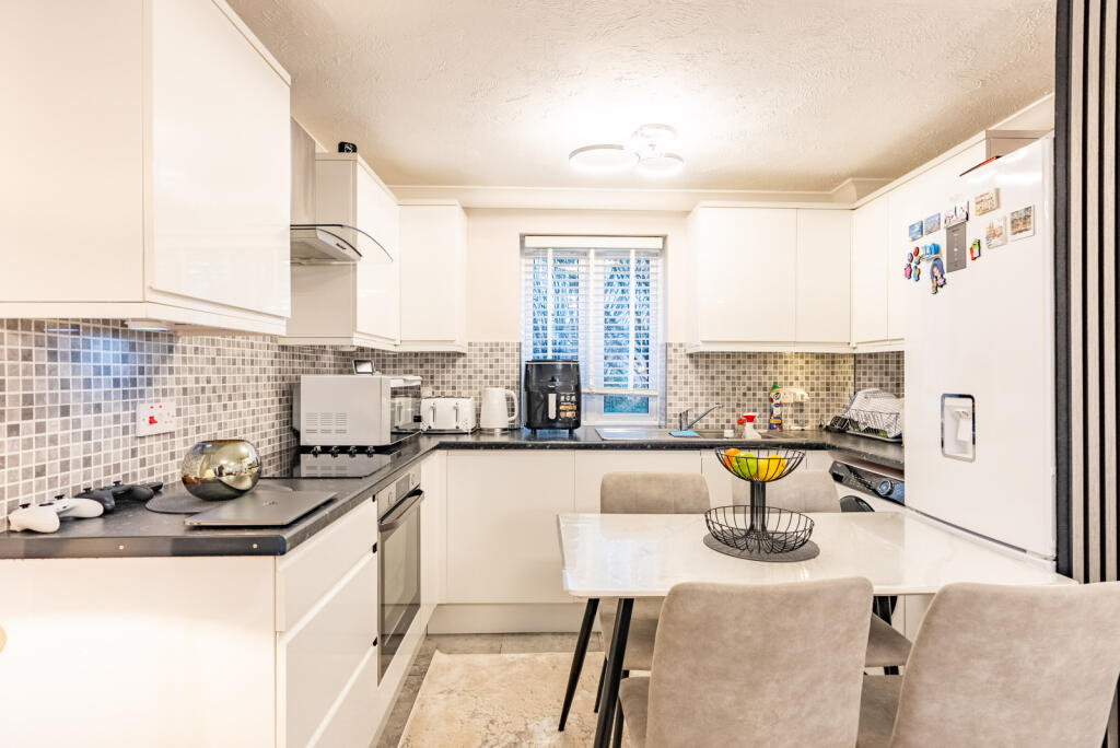 Additional image 10 of Walsingham Close, Hatfield, Hertfordshire, AL10