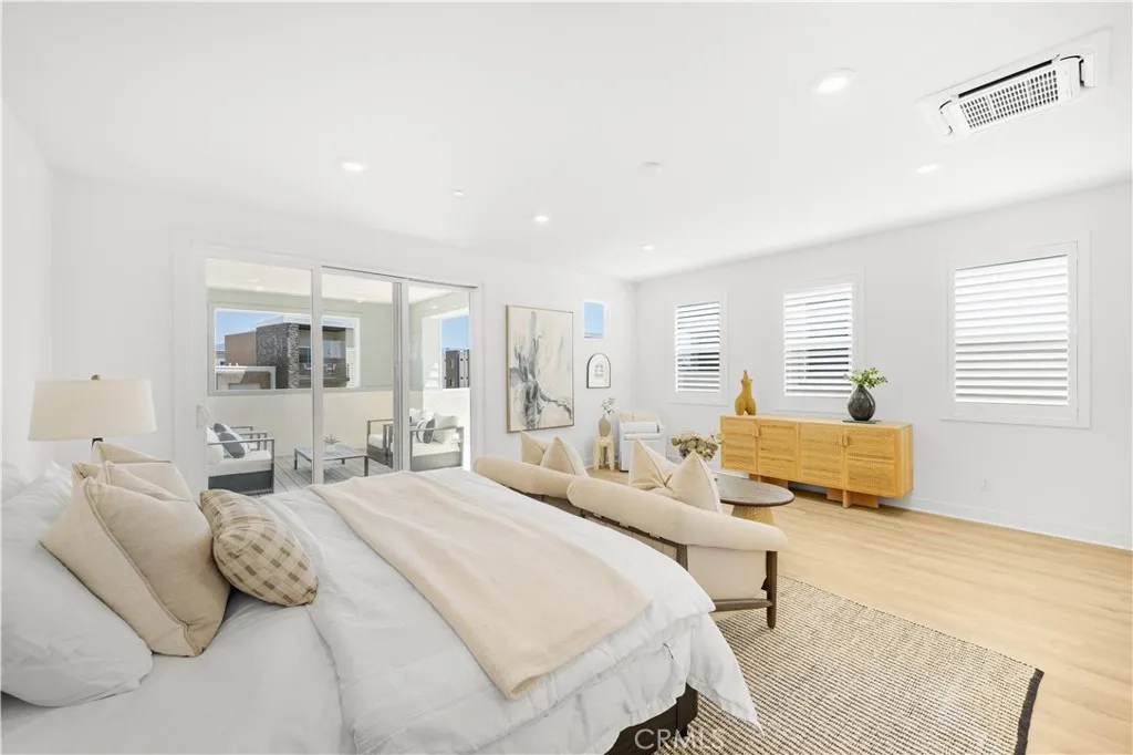 Additional image 28 of 102 culture, Irvine, CA 92618