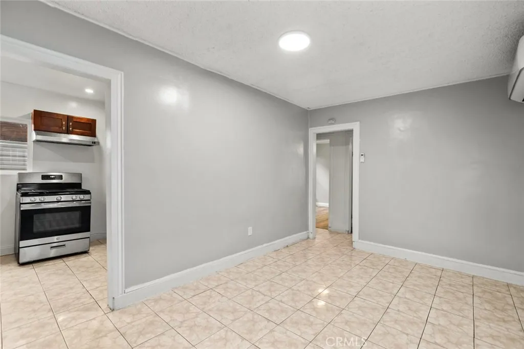 Additional image 7 of 13202 S Penrose Ave, Compton, CA 90222