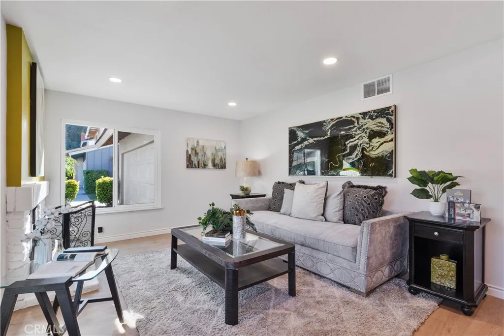 Additional image 4 of 1736 E Oakridge Cir, West Covina, CA 91792