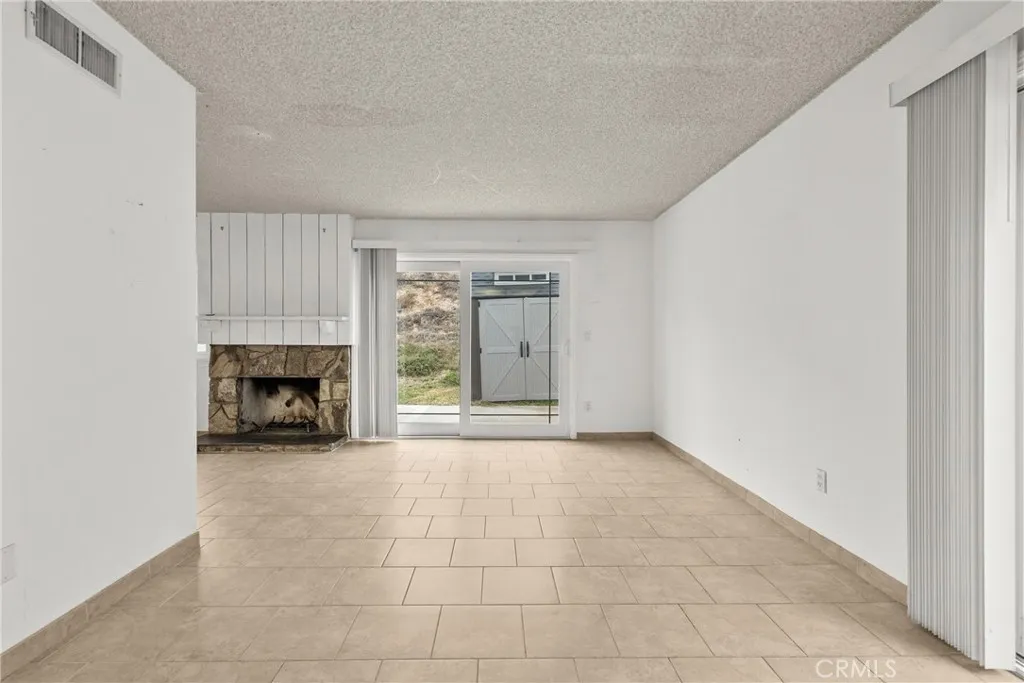 Additional image 17 of 29147 Lotusgarden Dr, Canyon Country, CA 91387