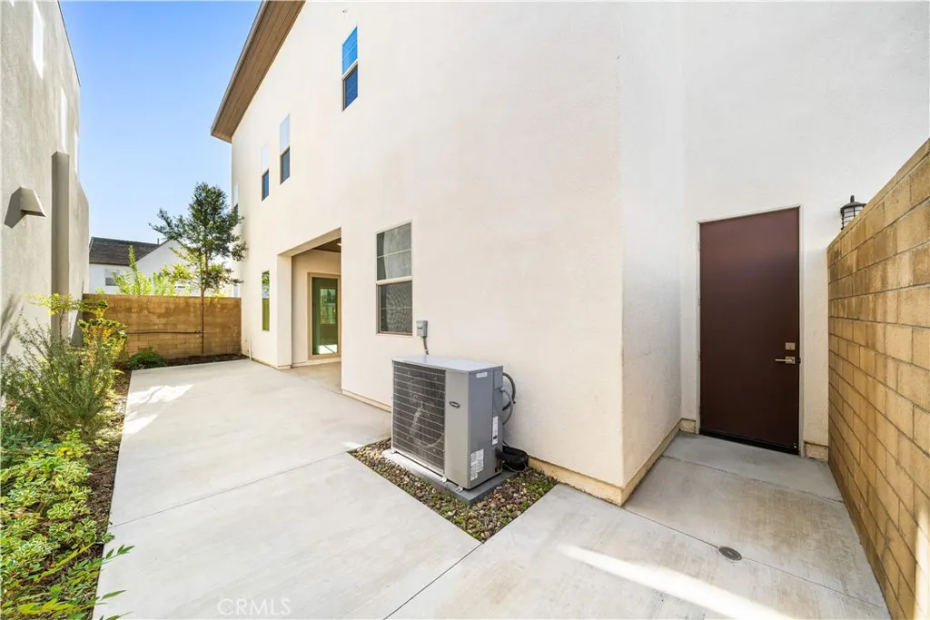 Additional image 61 of 157 Scale, Irvine, CA 92618