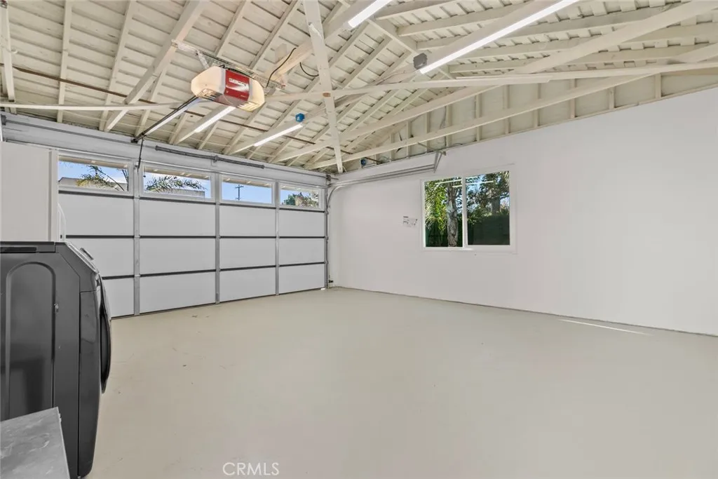 Additional image 31 of 6820 Encino Avenue, Van Nuys, CA 91406