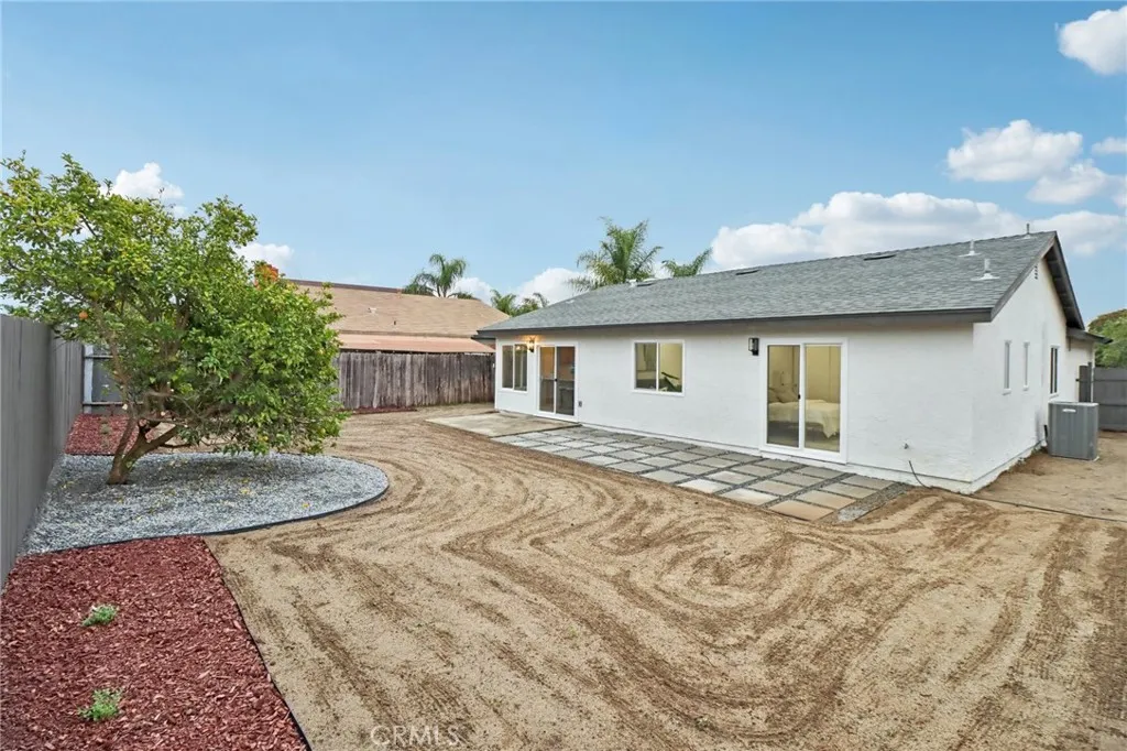 4560 Calle Del Palo, Oceanside, CA 92057