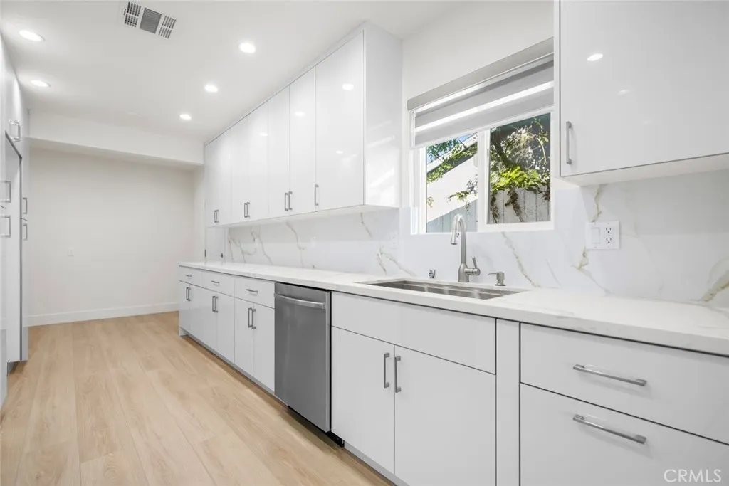 Additional image 48 of 6820 Encino Avenue, Van Nuys, CA 91406