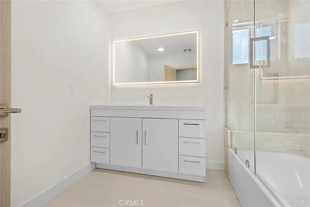 Additional image 61 of 6820 Encino Avenue, Van Nuys, CA 91406