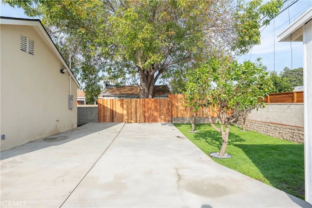 Additional image 94 of 5104 8th Avenue, Los Angeles, CA 90043