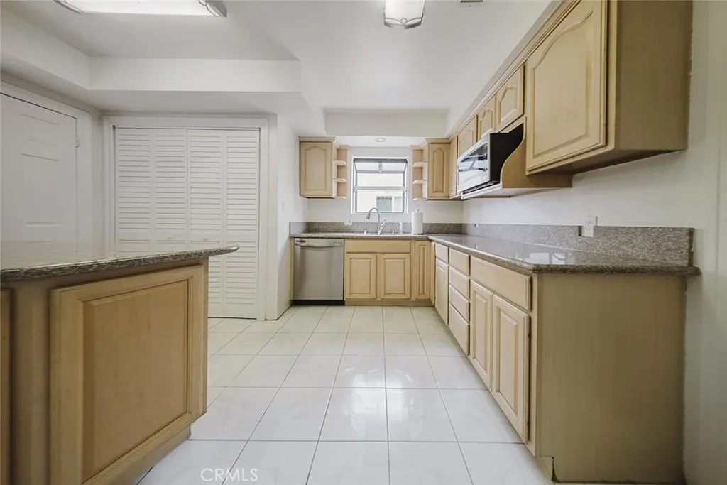 Additional image 14 of 6318 Eileen Avenue, Los Angeles, CA 90043