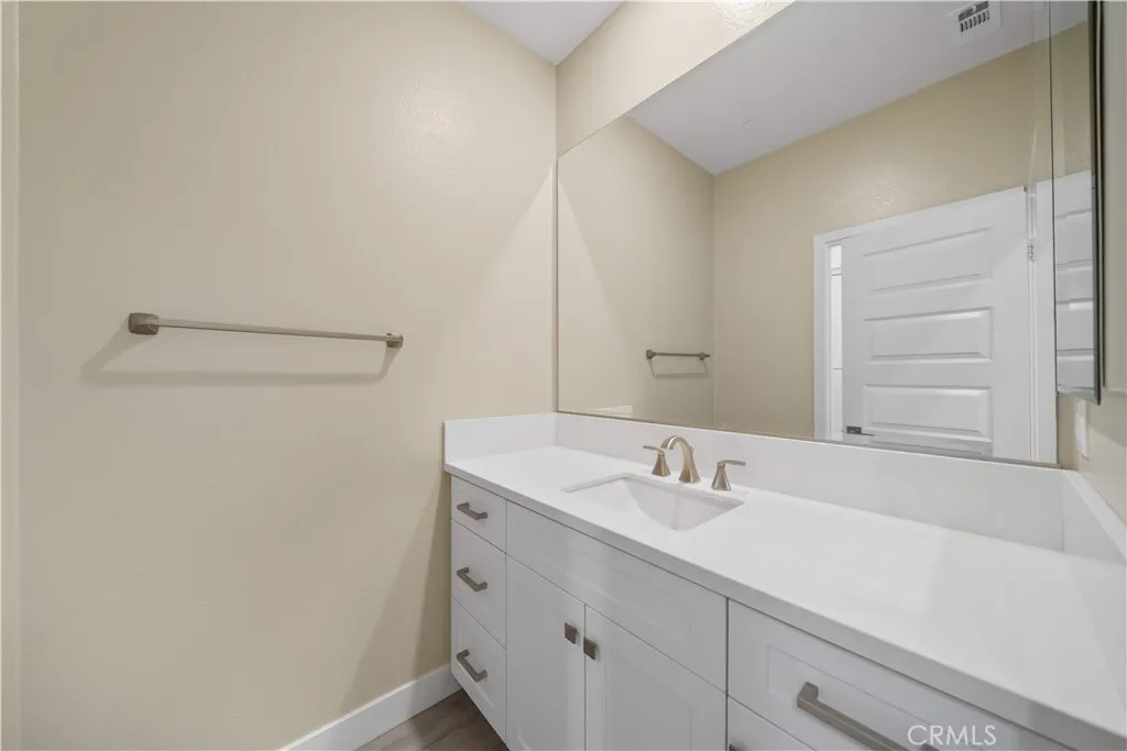 Additional image 107 of 157 Scale, Irvine, CA 92618