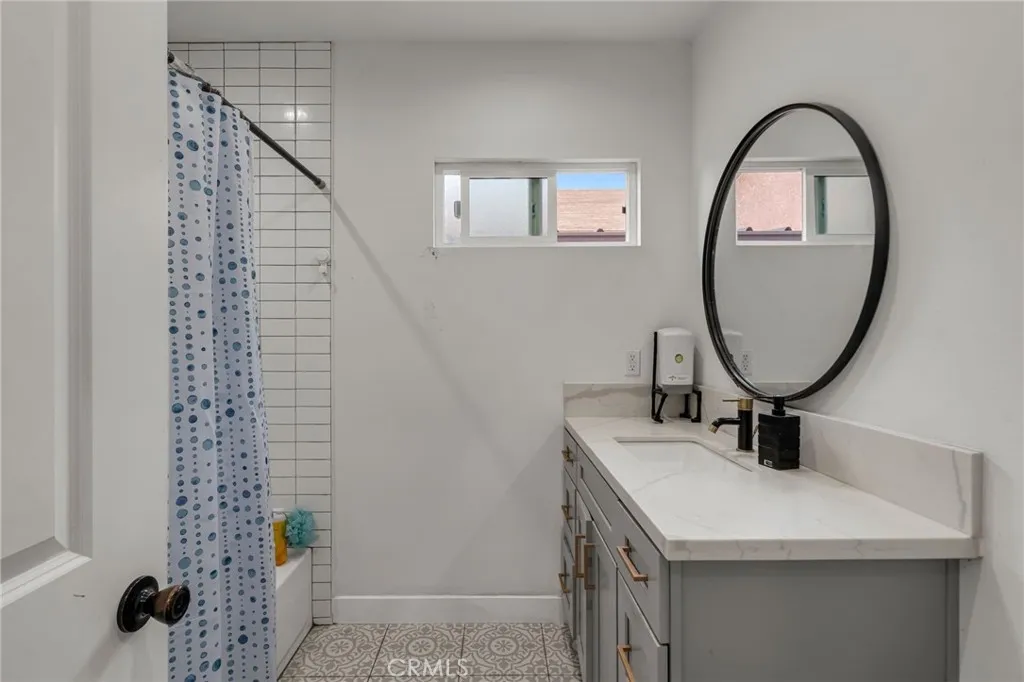 Additional image 62 of 827 E 97th St, Los Angeles, CA 90002