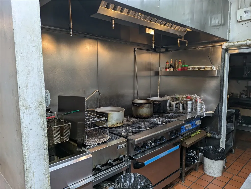 Additional image 13 of 7669 Beverly Boulevard, West Hollywood, CA 90036