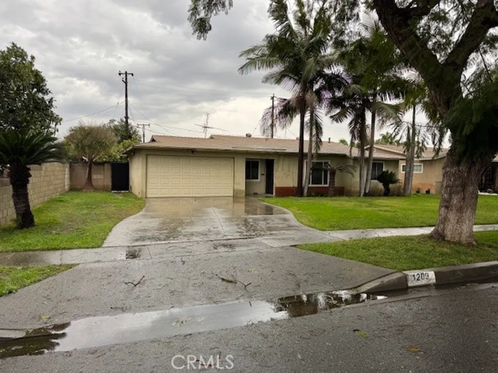 Additional image 4 of 1209 S King St, Santa Ana, CA 92704