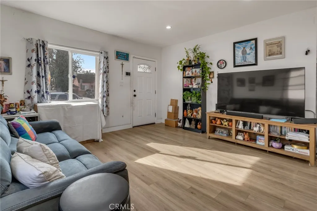 Additional image 49 of 827 E 97th St, Los Angeles, CA 90002