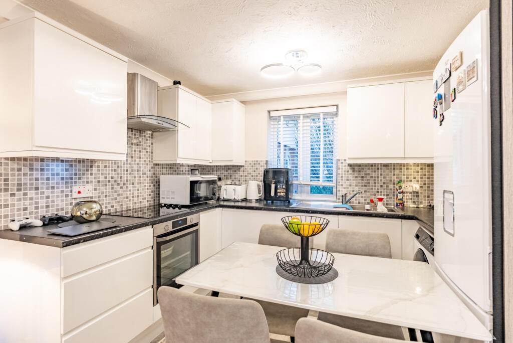 Additional image 4 of Walsingham Close, Hatfield, Hertfordshire, AL10