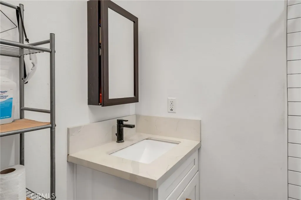 Additional image 72 of 827 E 97th St, Los Angeles, CA 90002