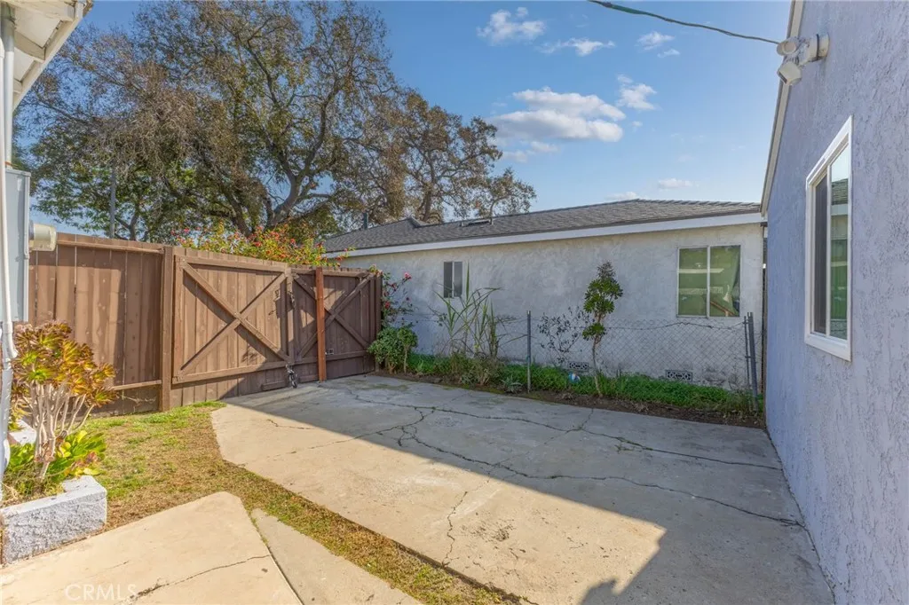 Additional image 81 of 1410 S Olive St, Santa Ana, CA 92707