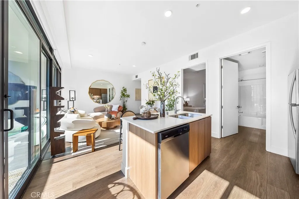 Additional image 57 of 709 E Walnut Street Unit 315, Pasadena, CA 91101