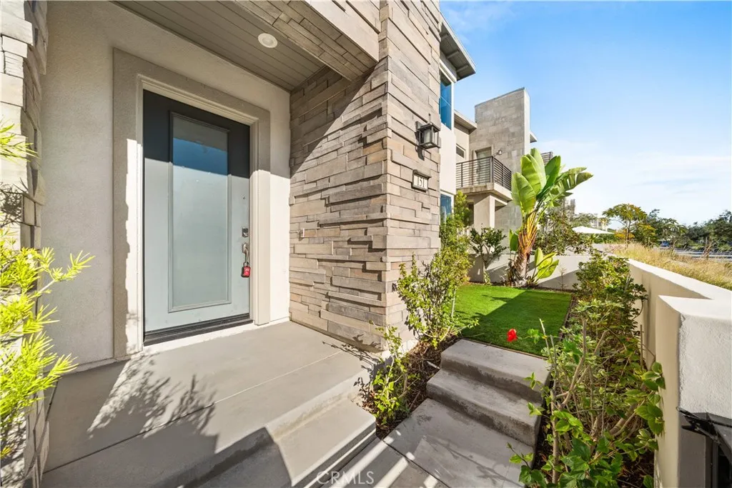 Additional image 74 of 151 Scale, Irvine, CA 92618