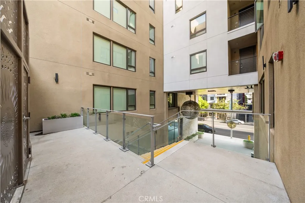 Additional image 97 of 709 E Walnut Street Unit 315, Pasadena, CA 91101