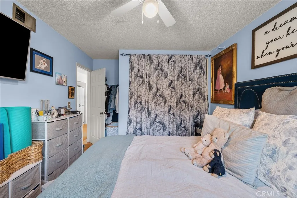 Additional image 54 of 19726 Steinway St, Canyon Country, CA 91351