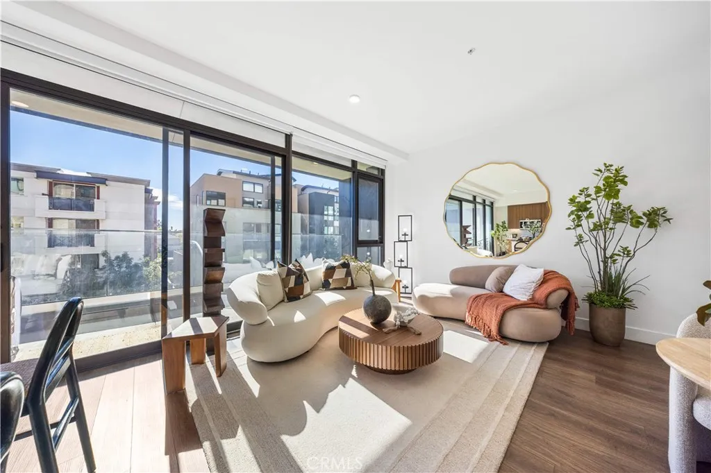 Additional image 8 of 709 E Walnut Street Unit 315, Pasadena, CA 91101