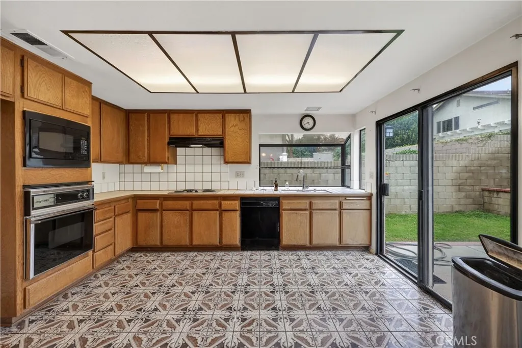 Additional image 12 of 46 Christamon W, Irvine, CA 92620