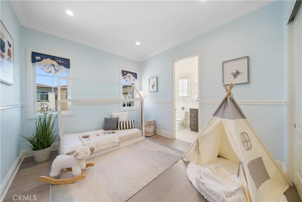 Additional image 37 of 57 Kite, Irvine, CA 92618