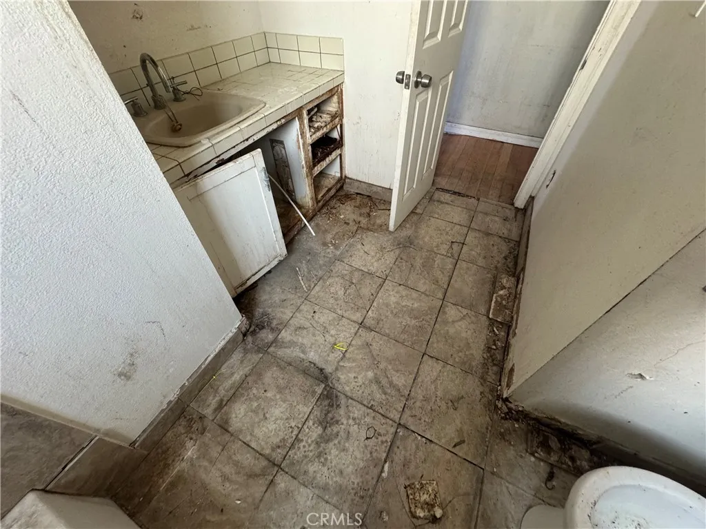 Additional image 92 of 6853 Willis Avenue, Van Nuys, CA 91405