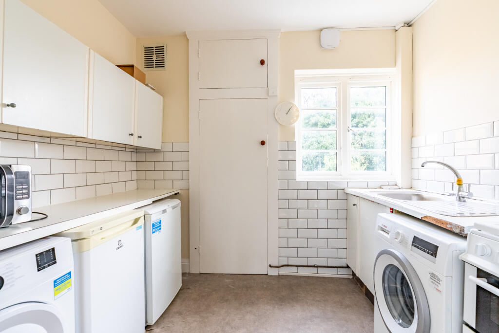 Additional image 3 of Abbey Court, Holywell Hill, St Albans, Herts, AL1