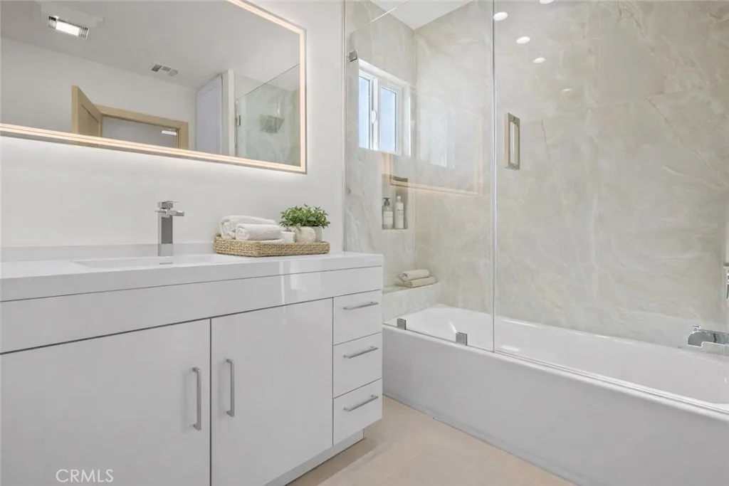 Additional image 26 of 6820 Encino Avenue, Van Nuys, CA 91406