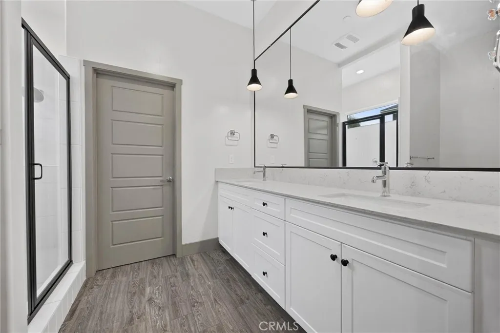 Additional image 70 of 5913 Hawthorn Tree Ln, Bakersfield, CA 93313