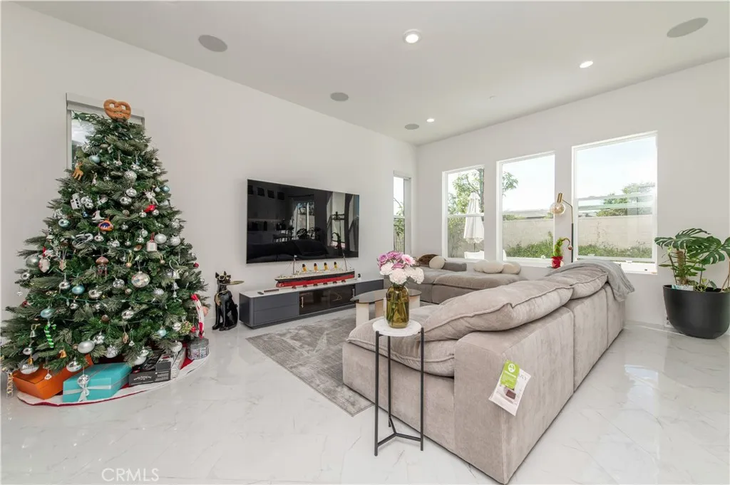 Additional image 45 of 131 Reyes Alley, Lake Forest, CA 92630