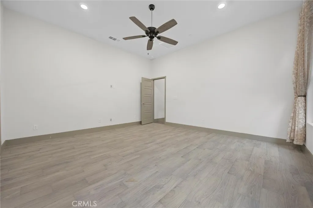 Additional image 69 of 5913 Hawthorn Tree Ln, Bakersfield, CA 93313