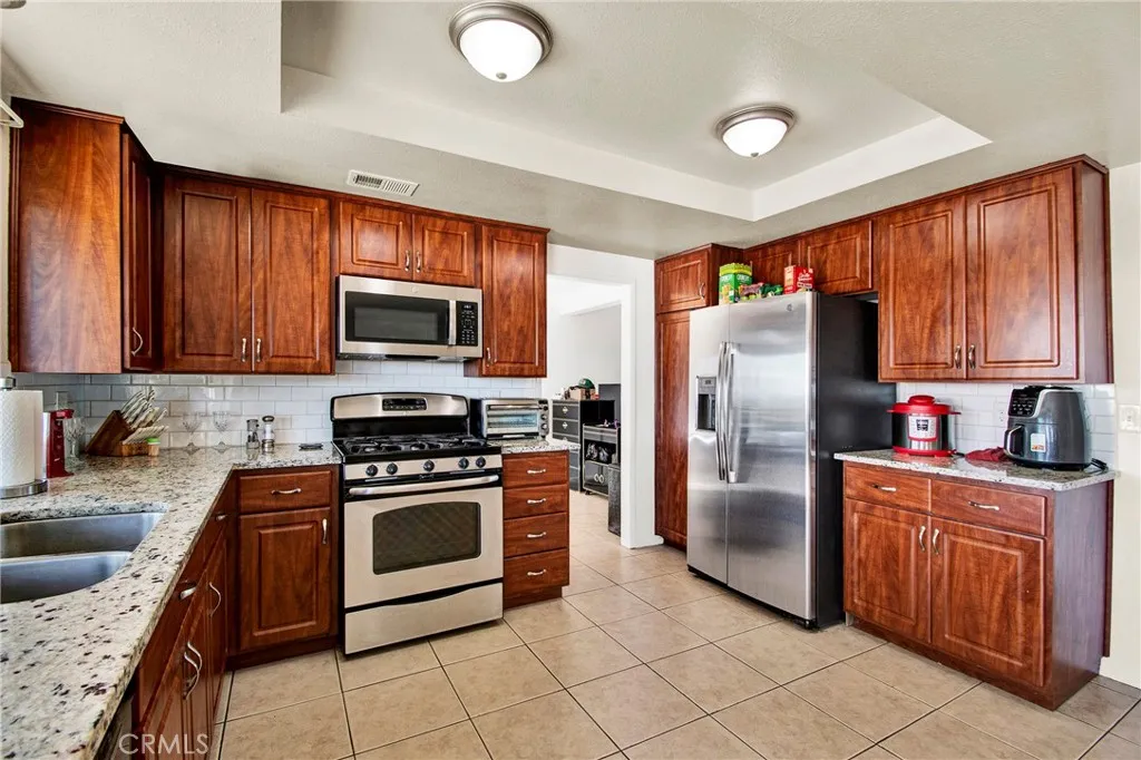 Additional image 11 of 3879 Piedmont Dr, Highland, CA 92346